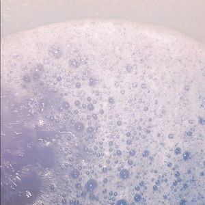 Meet your Posher, Emi